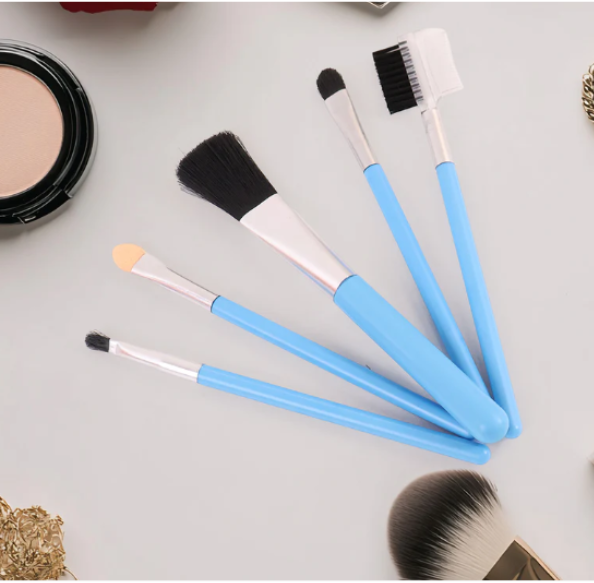 Makeup Brushes Kit – 5-Piece Soft Synthetic Set | BeautyBare - Image 2
