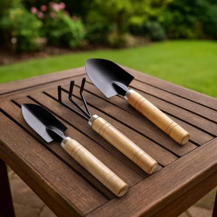 Garden Tool Kit – Durable 3-Piece Set with Wooden Handles