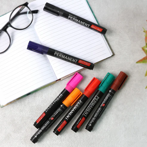 Permanent Marker Set – 8 Refillable Quick-Drying Colors