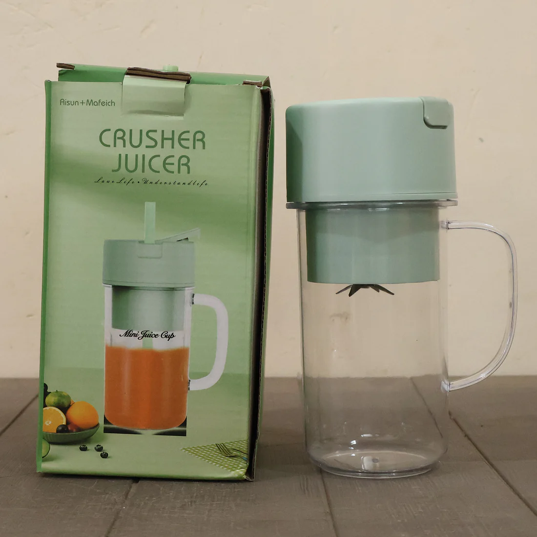 Portable Electric Juicer – Compact & Rechargeable for Fresh JuicesPortable Electric Juicer – Compact & Rechargeable for Fresh Juices
