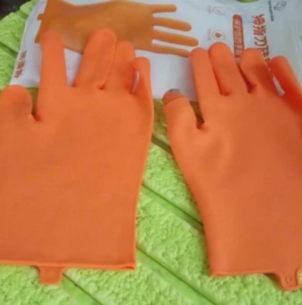 Thumb Knife Finger Protector – Right Hand Silicone Glove | Grow Wear - Image 6