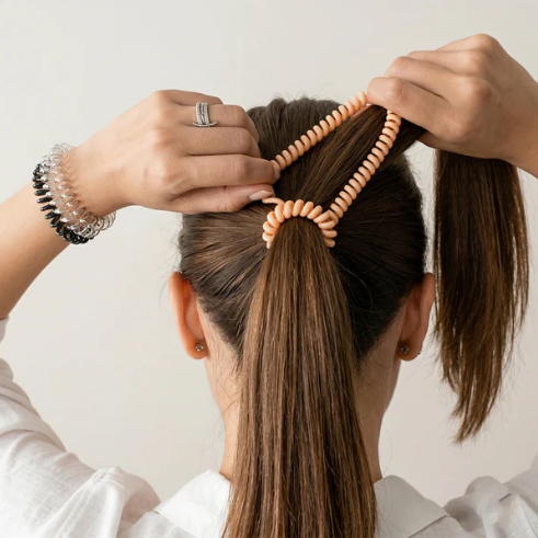 Spiral Coil Hair Band – Strong No-Crease Styling Accessory - Image 4