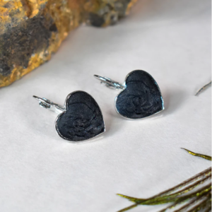 Black Heart Earrings – Stylish & Elegant | HV