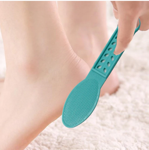 Plastic Foot Scrubber – Pedicure Tool for Smooth Feet | Velvet Wheels