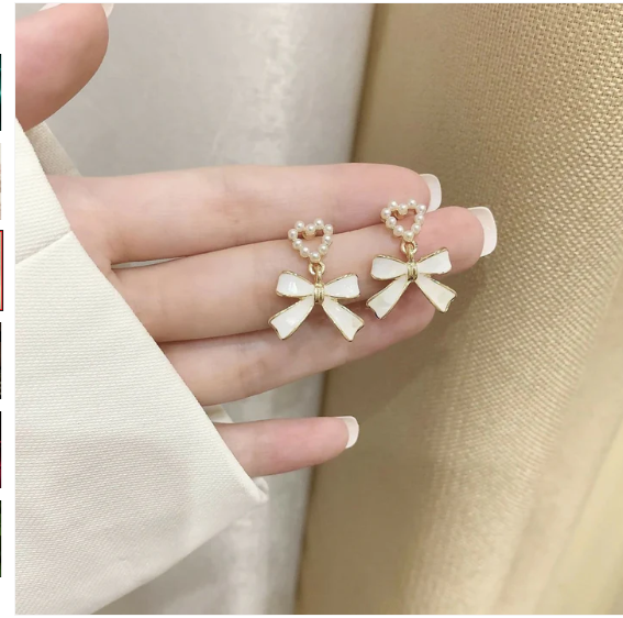 Pearl Heart & Bow Earrings – Elegant Vintage Gold Trim - Image 4