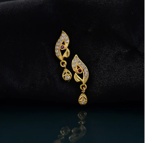 Gold Earrings – Luxury Curved Design with Sparkling Stone Inlay
