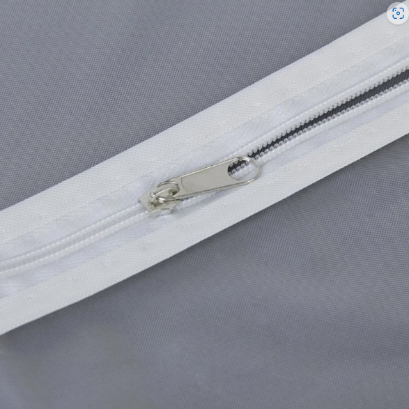 Foldable Suit Cover – Space-Saving Non-Woven Clothes Protection