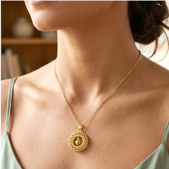 Golden Necklace with Intricate Round Pendant – Elegant Jewelry - Image 4