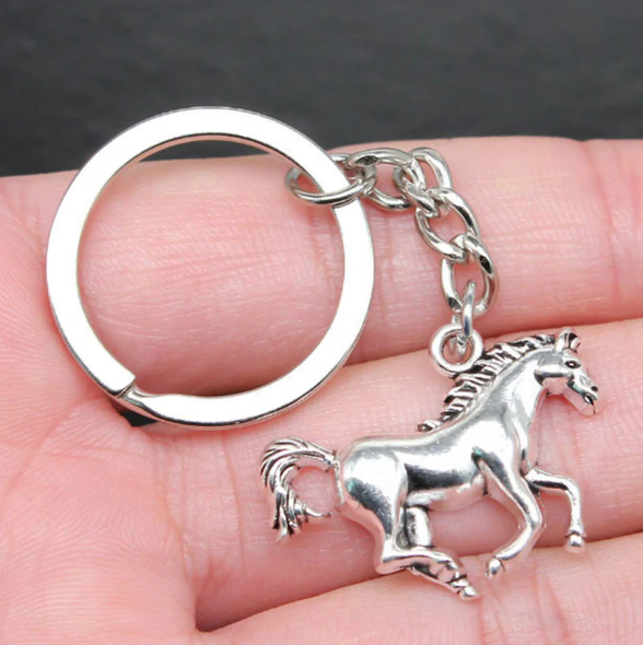Metallic Horse Keychain – Durable Polished Chrome Accessory