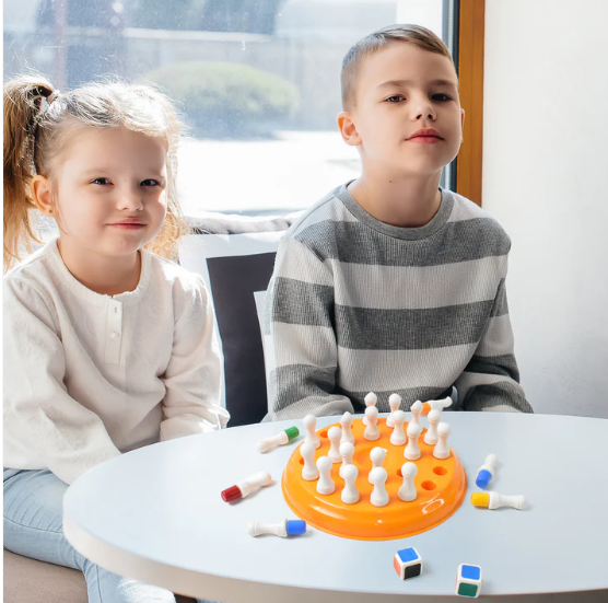 Memory Chess Game – Plastic Brain Teaser with 24 Colorful Pegs - Image 4