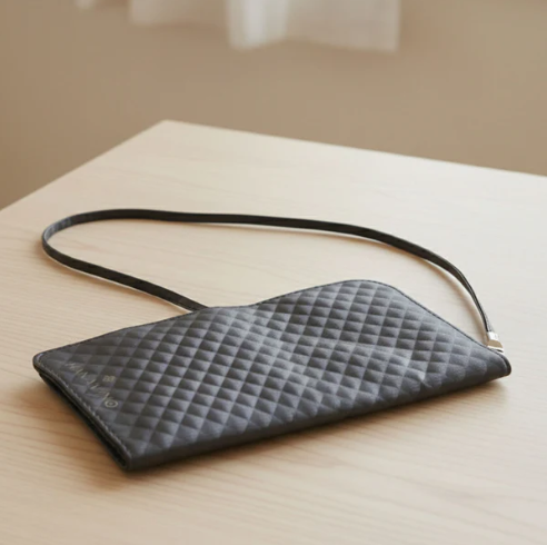 Makeup Brush Organizer Bag – Foldable & Travel-Friendly Storage