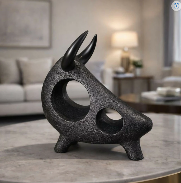Modern Bull Sculpture – Contemporary Abstract Resin Decor