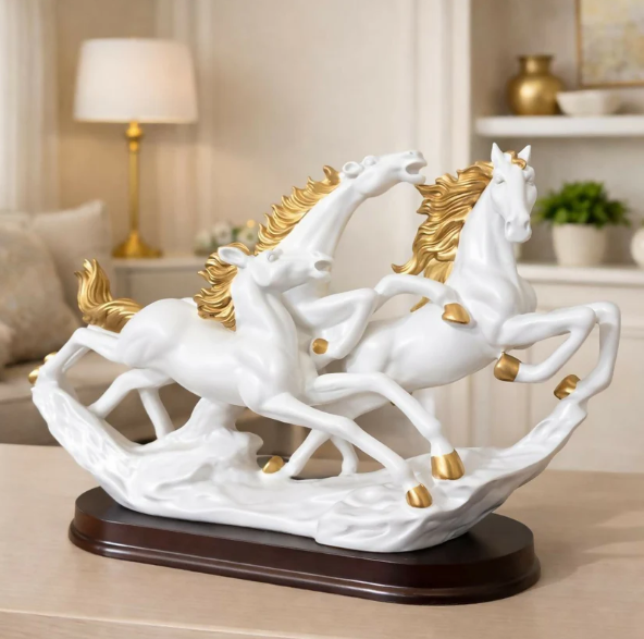 Running Horse Statue – Elegant Resin Home Decor Piece