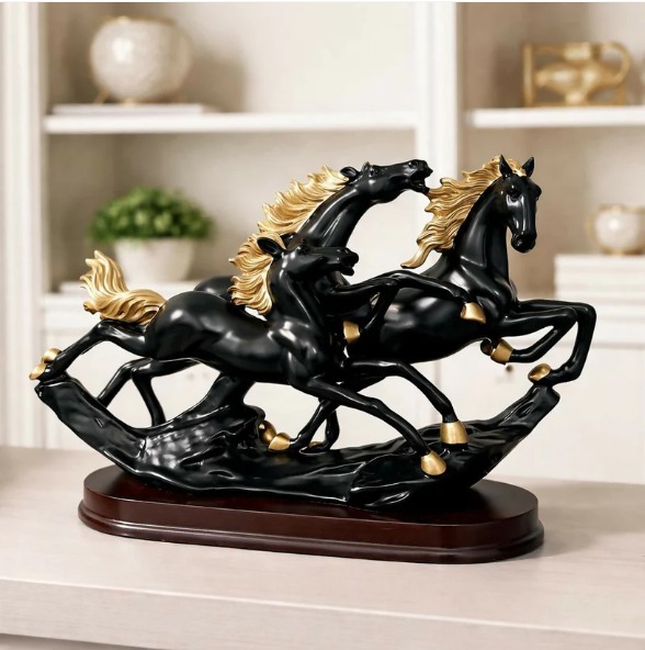 Running Horse Statue – Elegant Resin Home Decor Piece