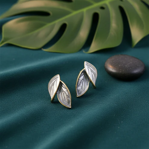Leaf Stud