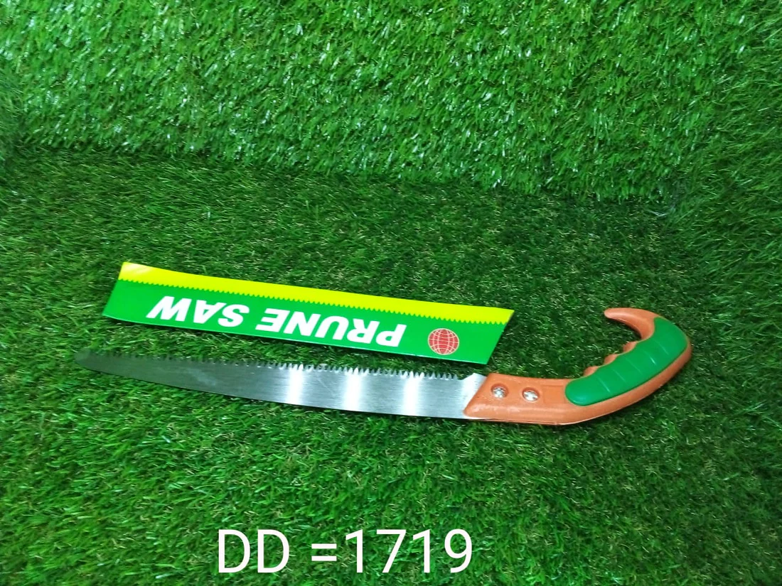 Achieve a beautifully manicured garden with ease using our premium Tree Pruning Saw from Tidy Roots.